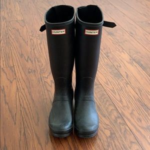 Black hunter rain boots